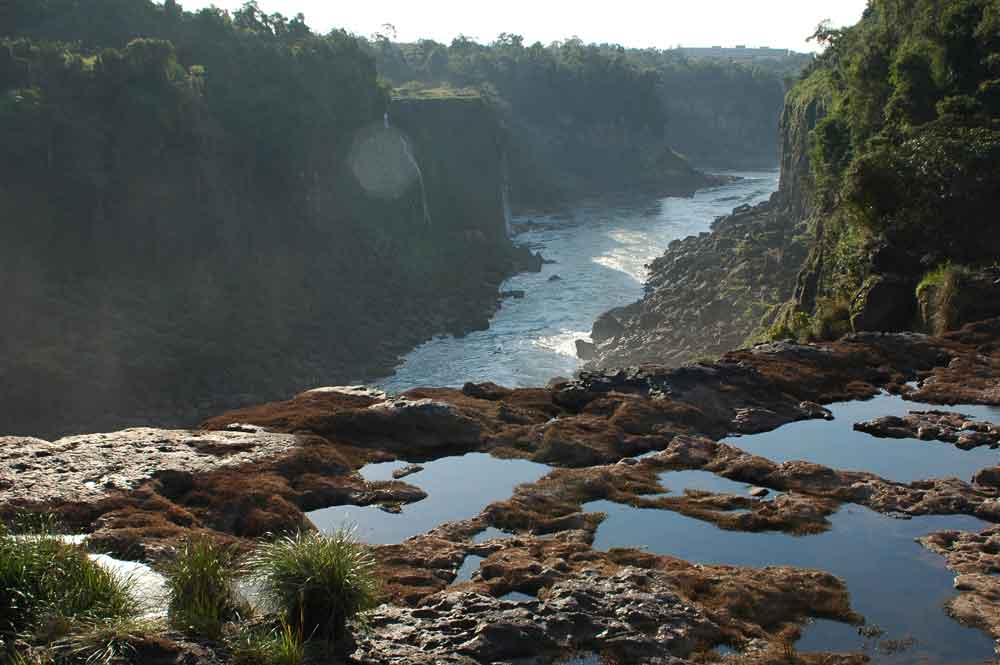 Argentina 006 - parque nacional do Iguazu - Brasil - rio Iguazu.jpg